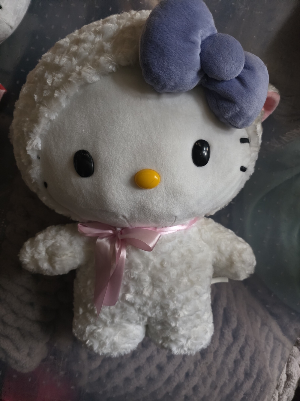 Hello Kitty Plush Greeter Lqmb with Purple Bow and Pink Ribbon